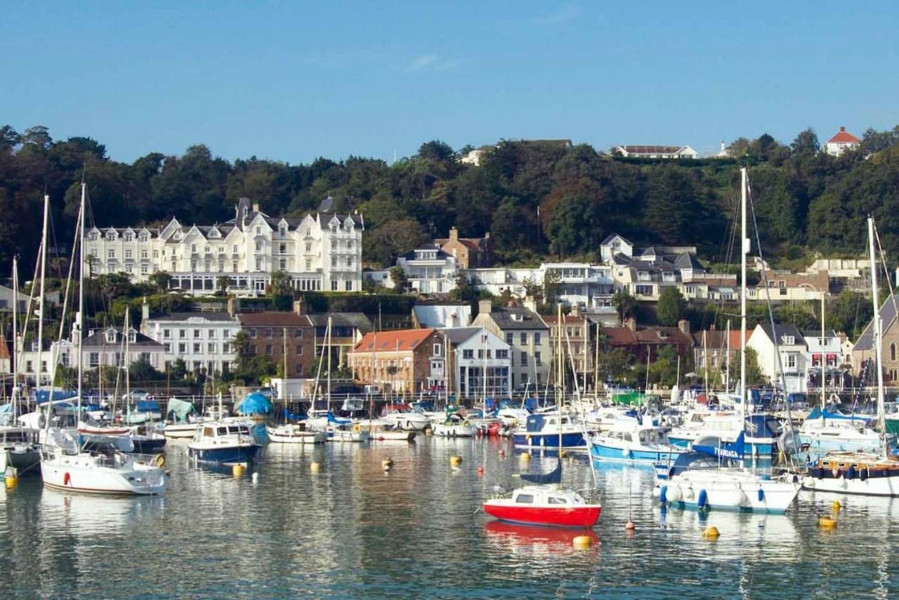 Beautiful 1Br Apartment In Historic St Aubin House Exterior foto