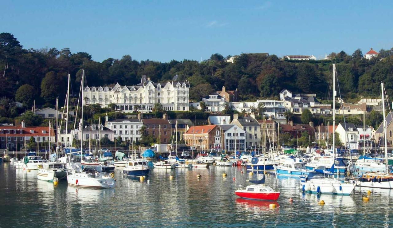 Beautiful 1Br Apartment In Historic St Aubin House Exterior foto